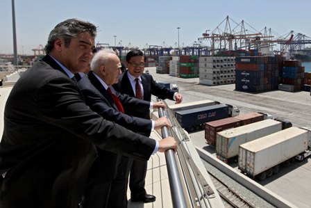 Στις εγκαταστάσεις της Cosco ο Κάρολος Παπούλιας