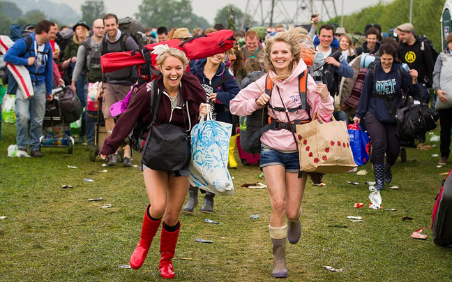 Κοσμοσυρροή στο Glastonbury