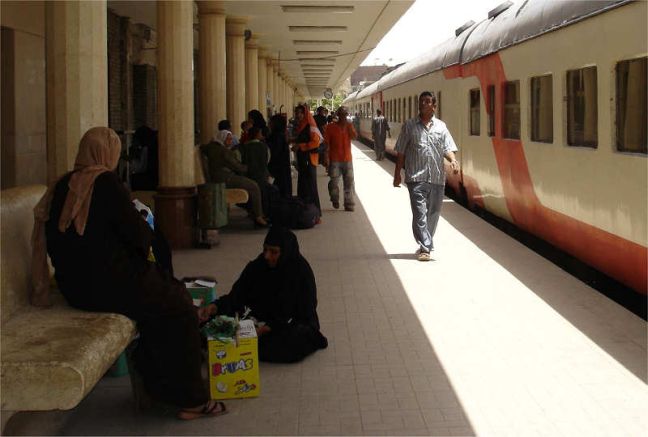 Ακινητοποιημένα όλα τα τρένα στο Κάιρο