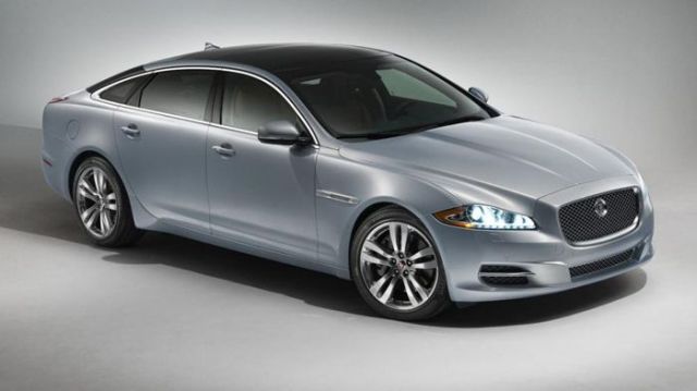 Ανανεωμένη Jaguar XJ με μακρύ μεταξόνιο