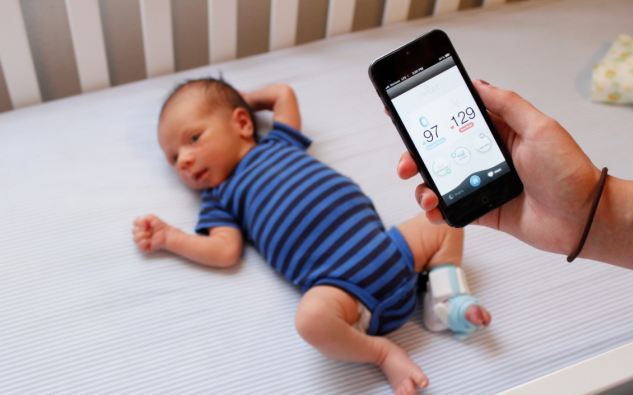 «Έξυπνη κάλτσα» σε ειδοποιεί αν το μωρό σου δεν αναπνέει σωστά