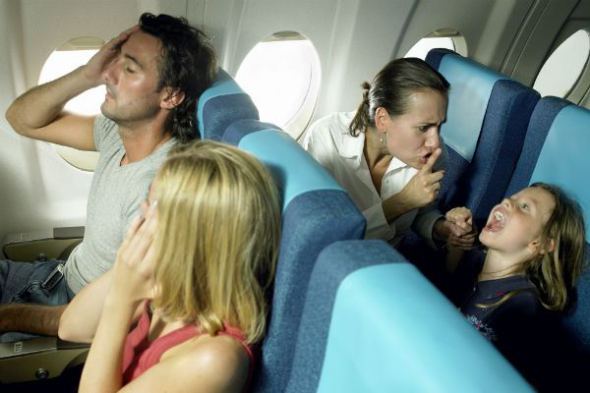 Όταν ταξιδεύετε μαζί με τα παιδιά σας στο αεροπλάνο
