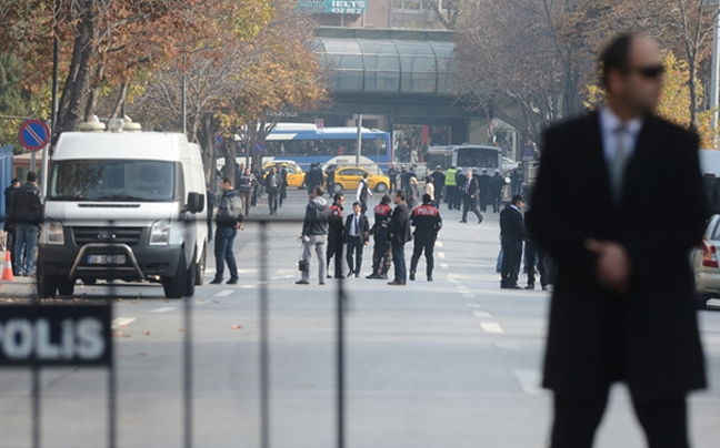 Υπό κράτηση ο άνδρας που επιχείρησε να μπει στο γραφείο του Ταγίπ Ερντογάν