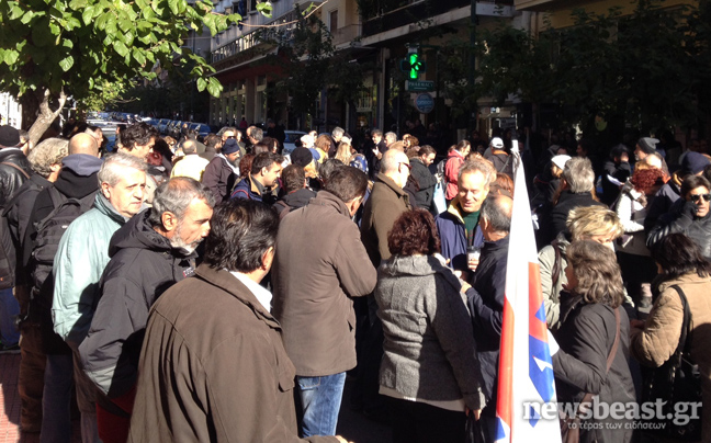 Σε εξέλιξη η συγκέντρωση διαμαρτυρίας στο υπουργείο Υγείας