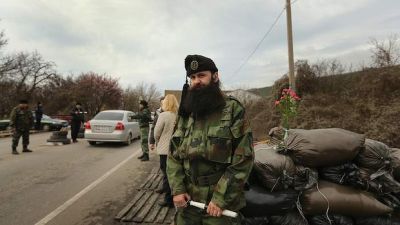 Σέρβοι εθνικιστές «προστατεύουν» την Κριμαία