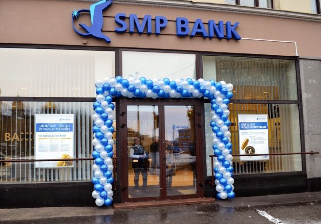 Αποσύρουν τις τραπεζικές καταθέσεις τους οι Ρώσοι