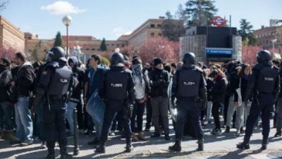 Οι ισπανικές αρχές συνέλαβαν πενήντα φοιτητές