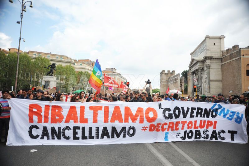 Τριάντα τραυματίες και έξι προσαγωγές σε διαδήλωση στην Ιταλία