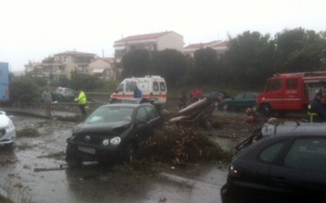 Πρώτες εικόνες από το δυστύχημα στη Θεσσαλονίκη