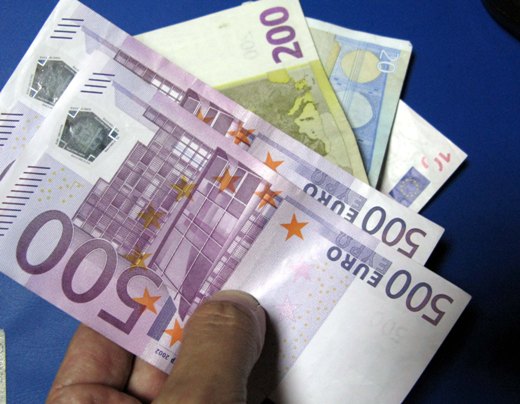 Ξεπέρασαν τα 70 δισ. ευρώ τα φέσια των φορολογουμένων