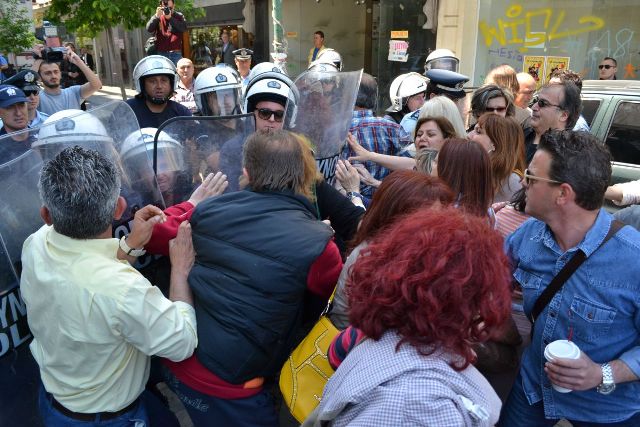 Αποδοκίμασαν τον Ευάγγελο Βενιζέλο στη Λάρισα