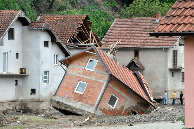 Τουλάχιστον 50 νεκροί από τις πλημμύρες στα Βαλκάνια