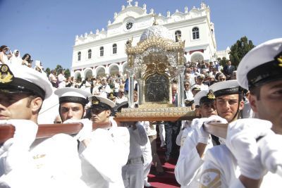 Πλοία του Στόλου στην Τήνο για τον εορτασμό της Κοιμήσεως της Θεοτόκου
