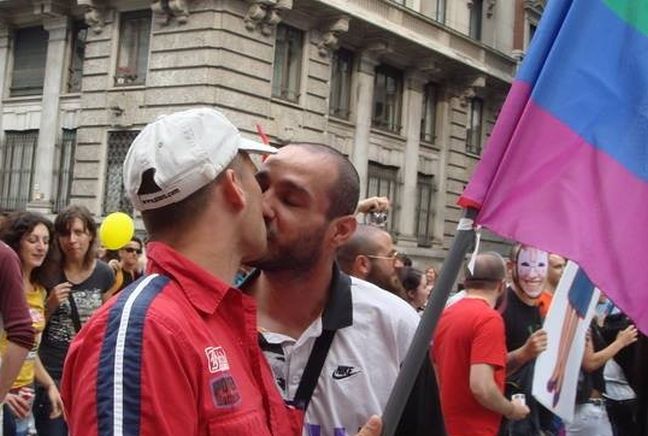 «Επαίσχυντη πράξη η παρέλαση των ομοφυλόφιλων στο Βελιγράδι»