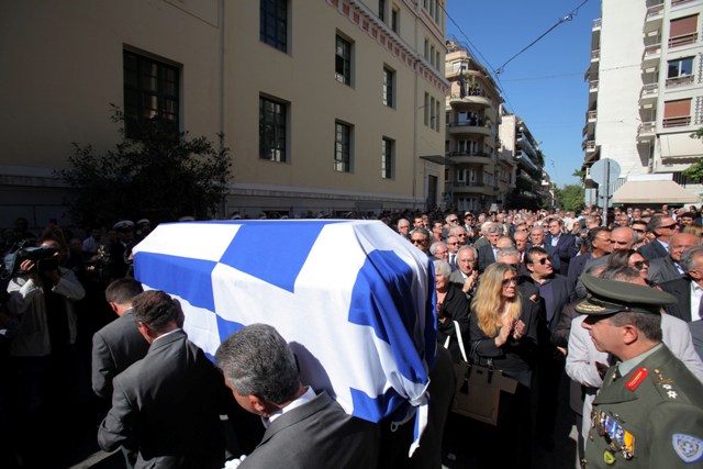 Το τελευταίο «αντίο» στον Γιάννη Χαραλαμπόπουλο