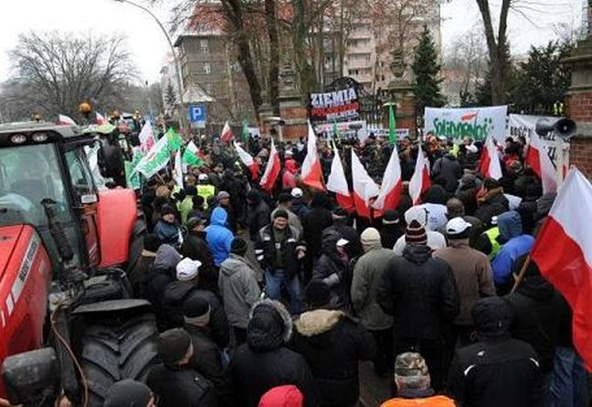 Στους δρόμους της Βαρσοβίας οι Πολωνοί αγρότες