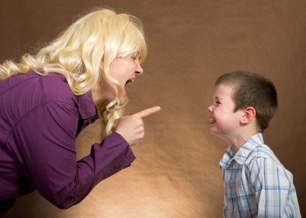 Πώς θα σταματήσετε να φωνάζετε στα παιδιά σας