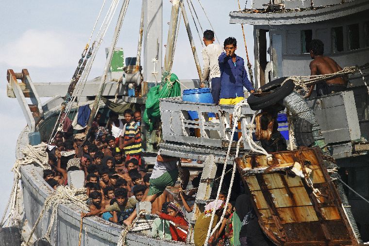 Διάσωση 727 μεταναστών στην Μιανμάρ