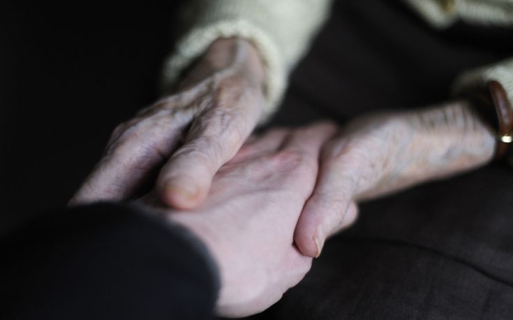 Σπείρα αποκόμισε 207.000 ευρώ εξαπατώντας ηλικιωμένους