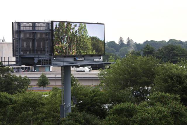 Όταν τα billboards εναρμονίζονται με την φύση