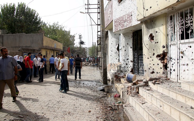 Δύο Τούρκοι αστυνομικοί σκοτώθηκαν από βόμβα που τοποθέτησαν αντάρτες του PKK