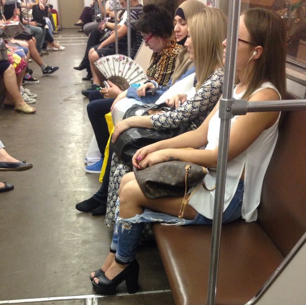 Φωτογραφίες από περίεργους επιβάτες στο ρώσικο μετρό