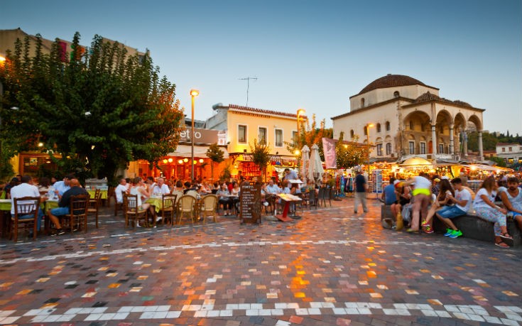 Δέκα στέκια σε δέκα αγαπημένες πλατείες της πόλης