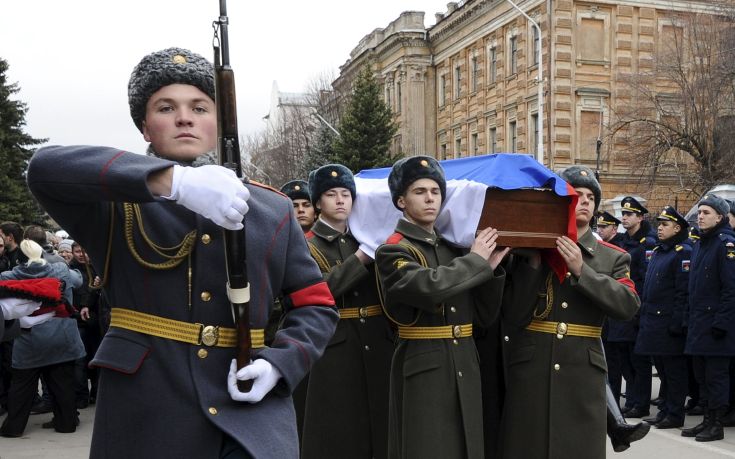 Σε κλίμα οδύνης έγινε στη Ρωσία η κηδεία ενός στρατιώτη που σκοτώθηκε στη Συρία