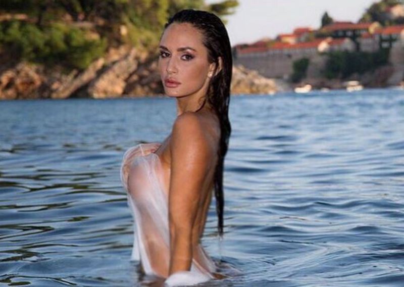 Κορμί θανατηφόρο η Rosie Roff