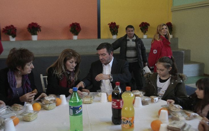 Γεύμα αλληλεγγύης σε άστεγους και άπορους από τον δήμο Αθηναίων