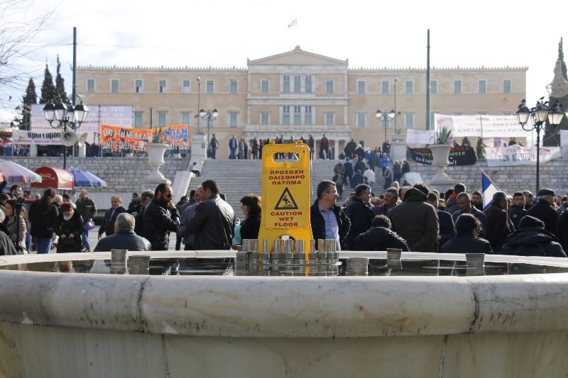 Αποχωρούν οι αγρότες από το Σύνταγμα, oλοκληρώθηκε το συλλαλητήριο