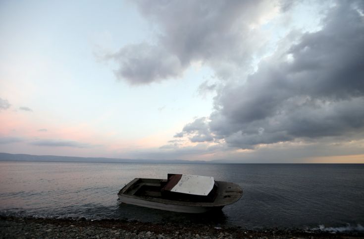 Ακυβέρνητη λέμβος με πρόσφυγες εντοπίστηκε δυτικά της Λευκάδας