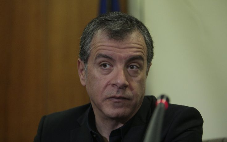 Θεοδωράκης: Είναι προφανές ότι ο Τσίπρας θέλει να αποπροσανατολίσει την κοινωνία