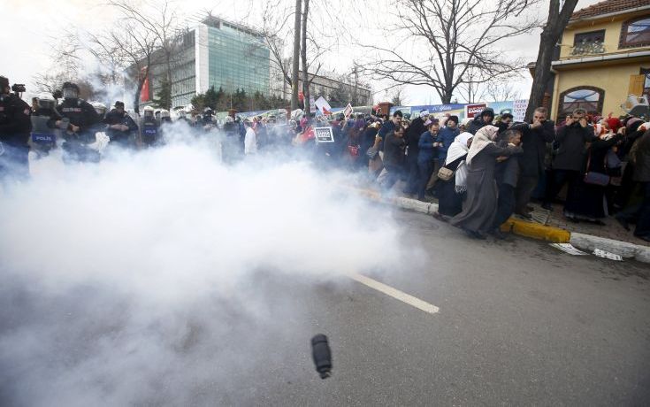 Πλαστικές σφαίρες εναντίον διαδηλωτών στην Τουρκία