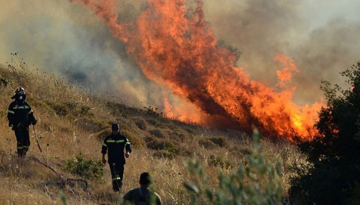 Βίντεο από τη μεγάλη φωτιά στο Σφηνάρι Κισάμου