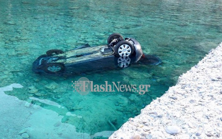 Έπεσε με το αυτοκίνητο στη θάλασσα της Σούγιας και πνίγηκε