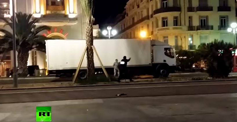 Η στιγμή που οι Γάλλοι αστυνομικοί σταματούν και σκοτώνουν τον μακελάρη της Νίκαιας