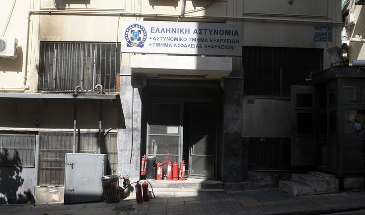 Άτακτη υποχώρηση του Δημοσίου από τα Εξάρχεια