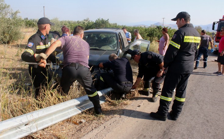 Καραμπόλα τριών αυτοκινήτων επί της παλαιάς εθνικής Άργους-Κορίνθου