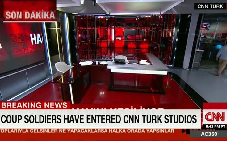 Κραυγές και συμπλοκές μέσα στο CNN Turk