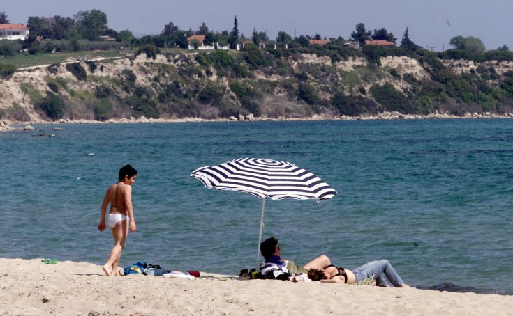 Προτίμηση στις κοντινές παραλίες δείχνουν οι Θεσσαλονικείς