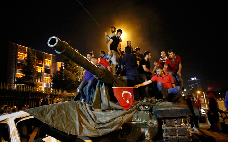 «Σχεδόν το 90% των Τούρκων θέλει να επιβληθεί η θανατική ποινή στους πραξικοπηματίες»