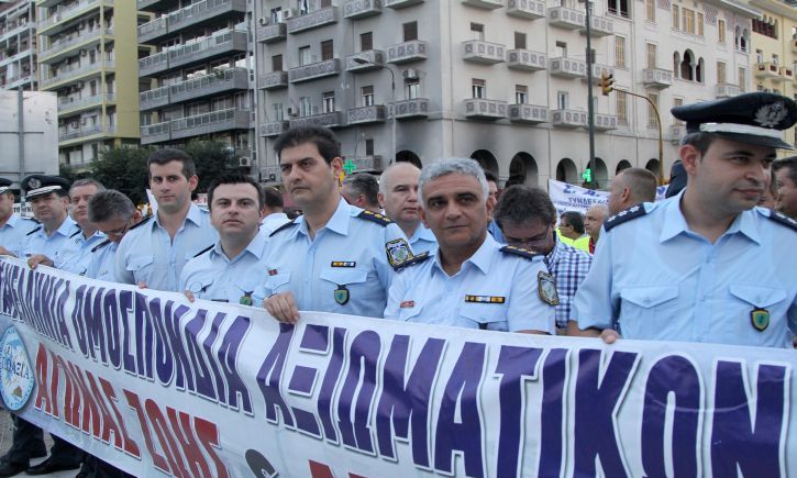 Φωτογραφίες από την πορεία των ενστόλων στη Θεσσαλονίκη