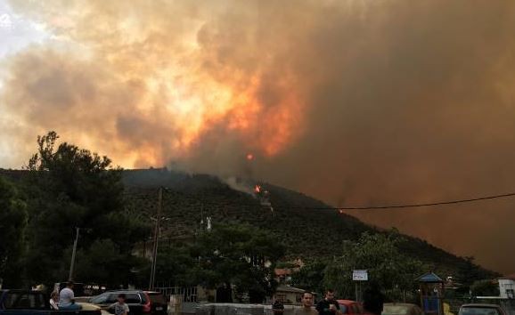 Μάχη με τις φλόγες στη Θάσο