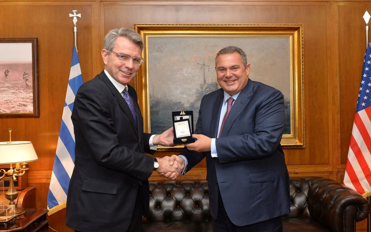 ​Το νέο πρεσβευτή των ΗΠΑ στην Ελλάδα δέχθηκε ο Καμμένος