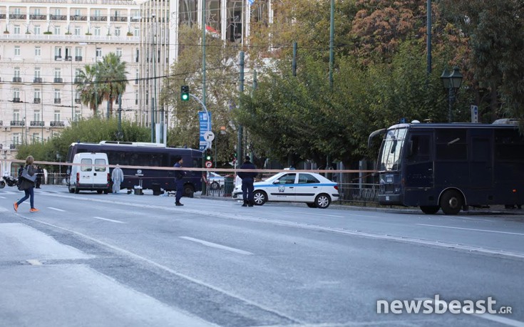 Η γαλλική Monde γράφει για την επίθεση στην πρεσβεία της Γαλλίας στην Αθήνα