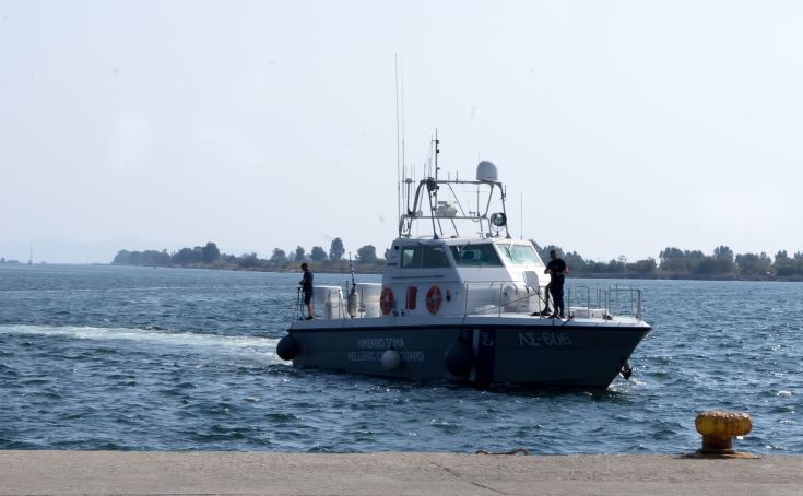 Ποδοπάτησαν το 10χρονο αγόρι μέσα στη βάρκα