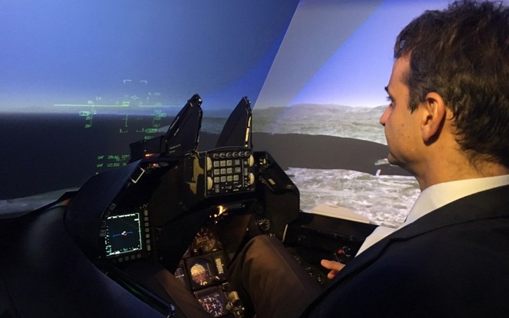 Ο Κυριάκος Μητσοτάκης στη θέση του πιλότου F16