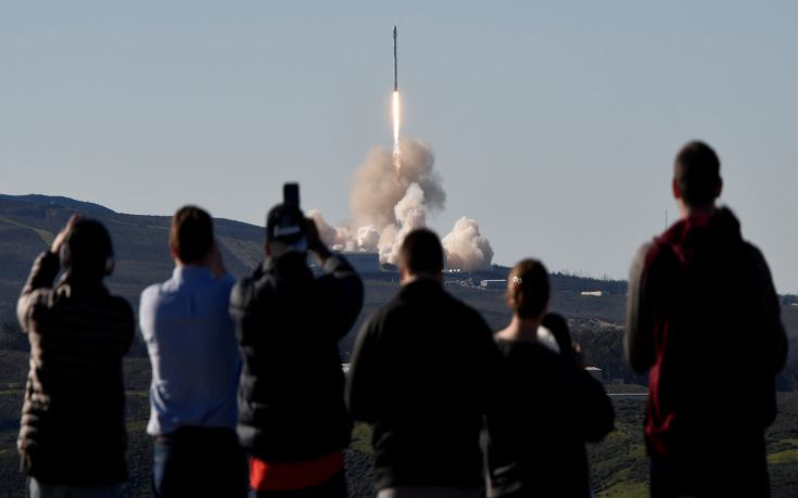 Επιτυχής η εκτόξευση του πυραύλου Falcon 9