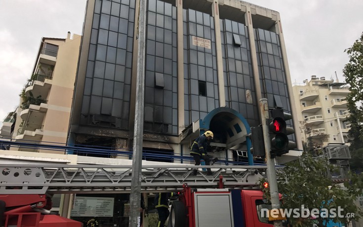 Πυρκαγιά ξέσπασε σε κτίριο στο Γαλάτσι